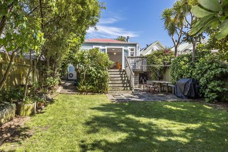 Photo of property in 33 Edinburgh Terrace, Berhampore, Wellington, 6023