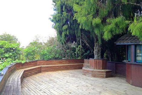 Photo of property in 554 Scenic Drive, Waiatarua, Auckland, 0612