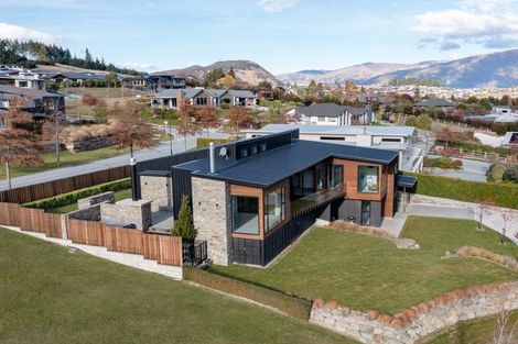 Photo of property in 3 Westview Road, Wanaka, 9305