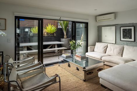 Photo of property in 1a Port Street, Mount Victoria, Wellington, 6011