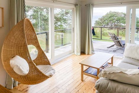 Photo of property in 69 Howard Road, Orere Point, 2585