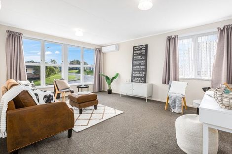 Photo of property in 192 Warspite Avenue, Waitangirua, Porirua, 5024