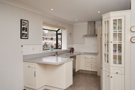 Photo of property in 34 Laing Crescent, Heathcote Valley, Christchurch, 8022