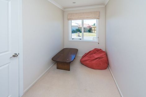 Photo of property in 12 Gilligan Close, College Estate, Whanganui, 4500