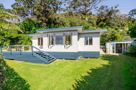 Photo of property in 205 Oakura Road, Oakura, Hikurangi, 0184