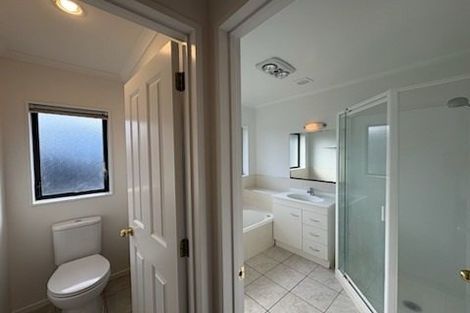 Photo of property in 3 Grande Vue Road, Papatoetoe, Auckland, 2025