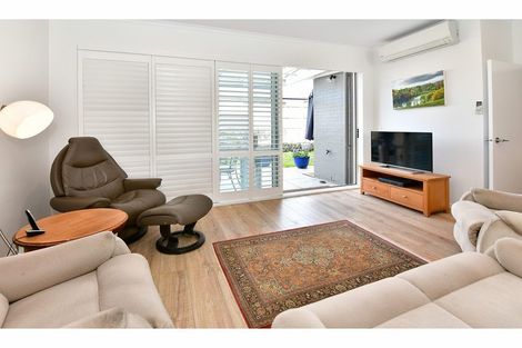 Photo of property in 5 Couldrey Crescent, Red Beach, 0932