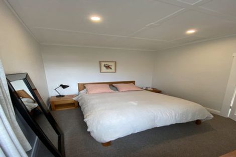 Photo of property in 35 Bayview Road, Paremata, Porirua, 5024