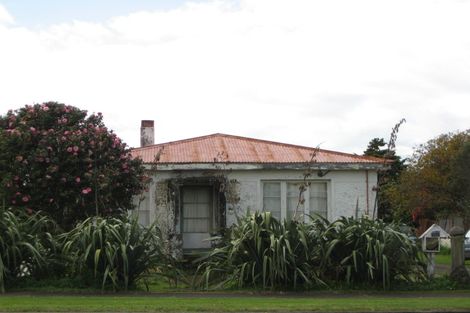 Photo of property in 102 Cracroft Street, Waitara, 4320