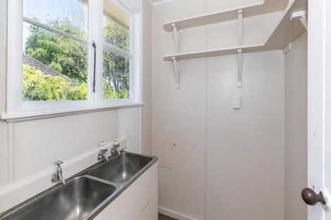 Photo of property in 102 Holland Road, Fairfield, Hamilton, 3214