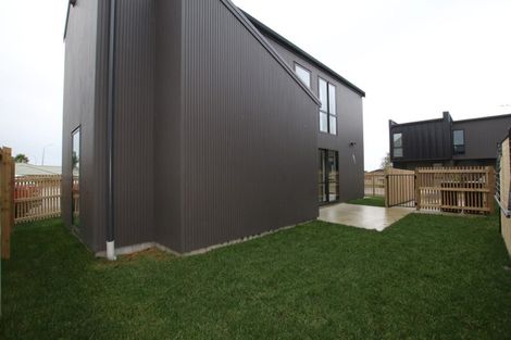 Photo of property in 2a Otaimako Place, Mangere, Auckland, 2022