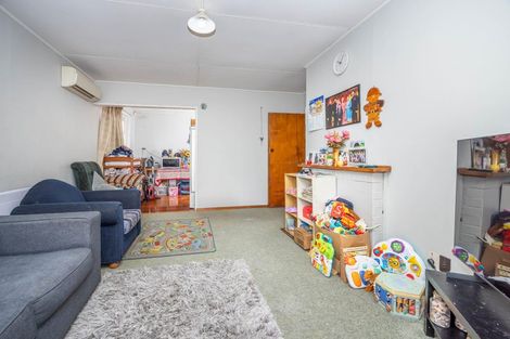 Photo of property in 29 Paul Crescent, Fairfield, Hamilton, 3214