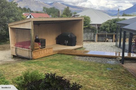 Photo of property in 7 Holly Court, Kelvin Heights, Queenstown, 9300