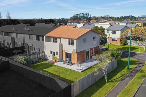 Photo of property in 2 Elwarth Way, Ranui, Auckland, 0612