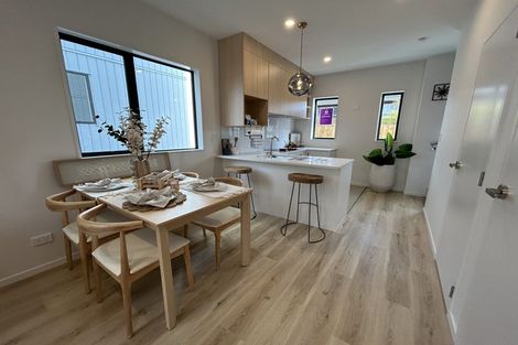 Photo of property in 9 Paetai Lane, Te Atatu Peninsula, 0610