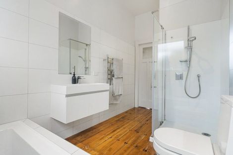 Photo of property in 4 Curzon Street, Onehunga, Auckland, 1061