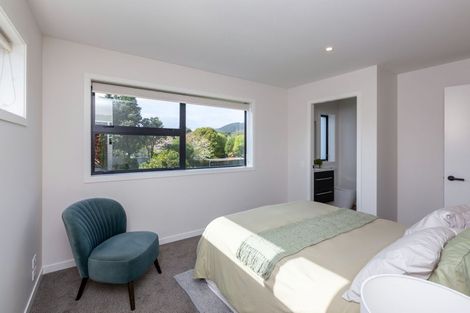 Photo of property in 77 Amohia Street, Paraparaumu, 5032