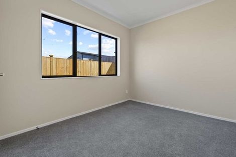 Photo of property in 3 Poutawa Lane, Clarks Beach, 2122