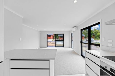 Photo of property in 4 Winnie Close, Acacia Bay, Taupo, 3330