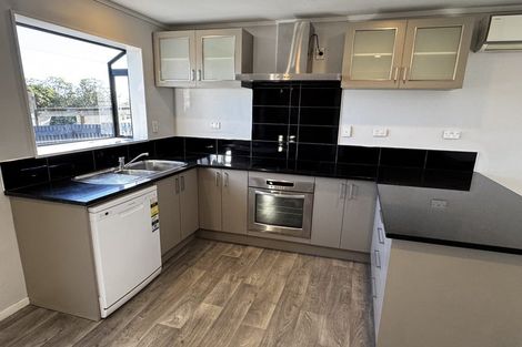 Photo of property in 22 Crail Court, Totara Heights, Auckland, 2105