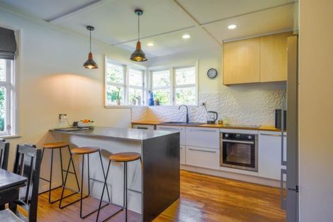 Photo of property in 10 Fleetwood Grove, Waikanae, 5036