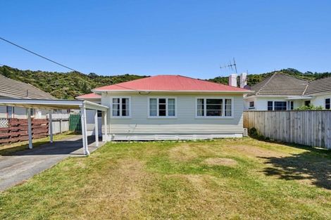 Photo of property in 39 Westminster Road, Wainuiomata, Lower Hutt, 5014