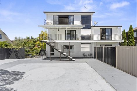 Photo of property in 73 Gilbass Avenue, Hamilton Lake, Hamilton, 3204