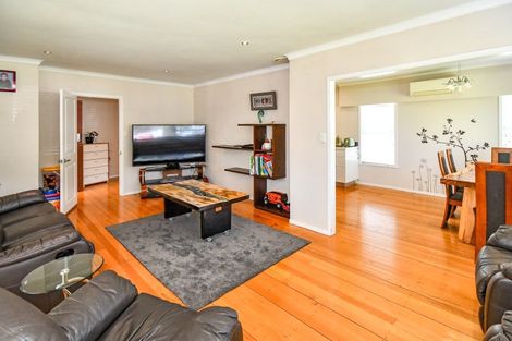 Photo of property in 2 Hillcrest Grove, Hillpark, Auckland, 2102