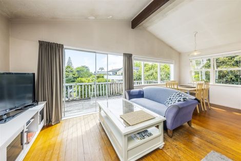 Photo of property in 28 Bert Wilson Place, Cockle Bay, Auckland, 2014