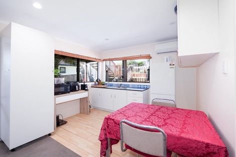 Photo of property in 20 Stratford Drive, Cable Bay, 0420