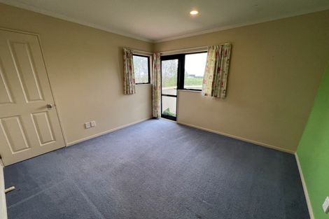 Photo of property in 35 Ruapehu Drive, Fitzherbert, Palmerston North, 4410