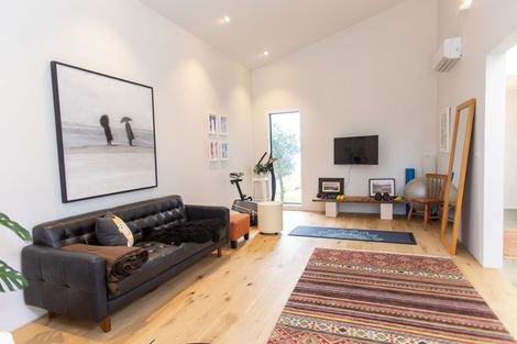 Photo of property in 411 Oaia Road, Muriwai, 0881
