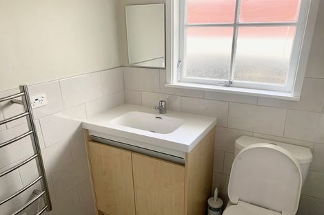 Photo of property in 44 Merriefield Avenue, Forrest Hill, Auckland, 0620