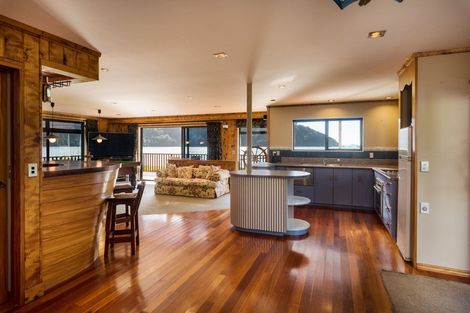 Photo of property in 27 The Parade, Okiwi Bay, French Pass, 7193