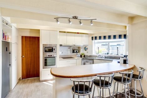 Photo of property in 17 Upham Crescent, Taradale, Napier, 4112