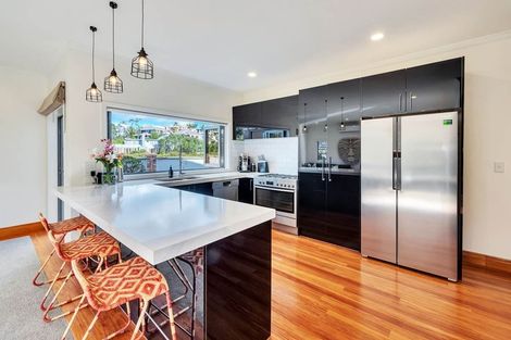 Photo of property in 16 Commodore Parry Road, Castor Bay, Auckland, 0620