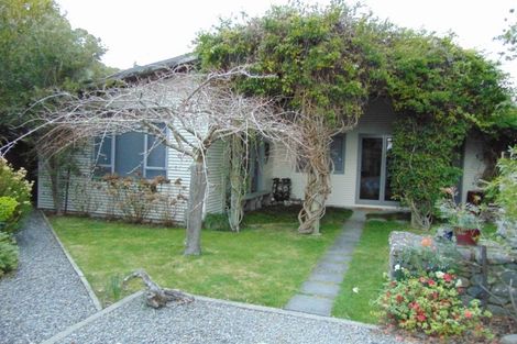 Photo of property in 8 Rutland Street, Picton, 7220