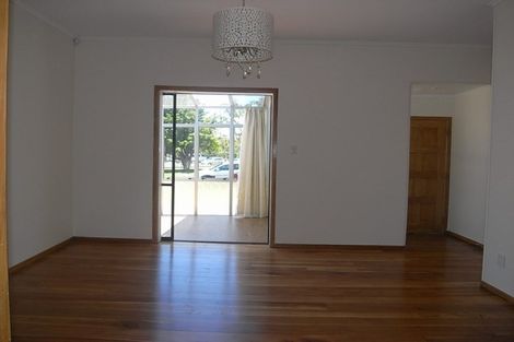 Photo of property in 16 Raymond Street, Point Chevalier, Auckland, 1022