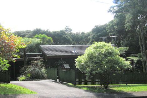 Photo of property in 74 Woodfern Crescent, Titirangi, Auckland, 0604