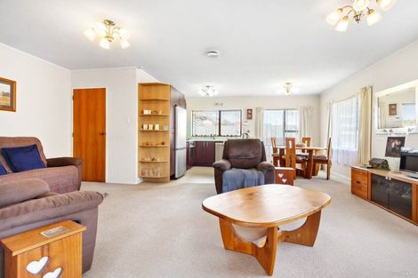 Photo of property in 2/9 Clayburn Road, Glen Eden, Auckland, 0602