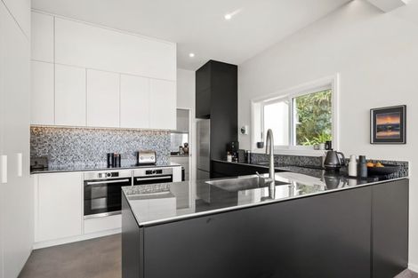 Photo of property in 8 Hay Street, Oriental Bay, Wellington, 6011