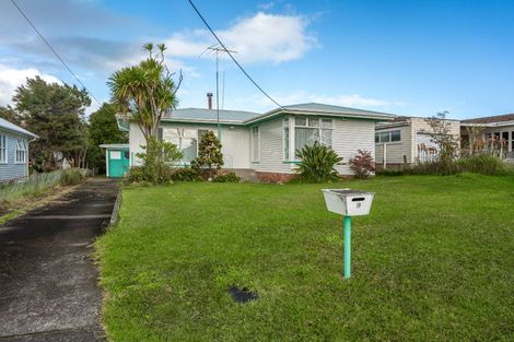 Photo of property in 9 Kuaka Place, New Lynn, Auckland, 0600