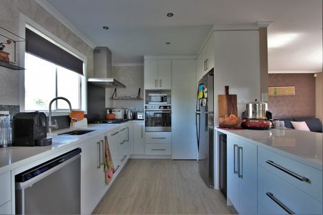 Photo of property in 28 Tennyson Drive, Owhata, Rotorua, 3010