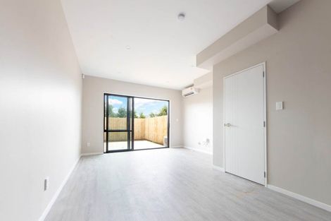 Photo of property in 6/53 Archibald Road, Kelston, Auckland, 0602