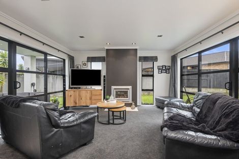 Photo of property in 67 Rosalie Terrace, Kelvin Grove, Palmerston North, 4414