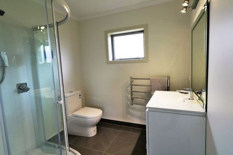 Photo of property in 11 Tararua Crescent, Carterton, 5713