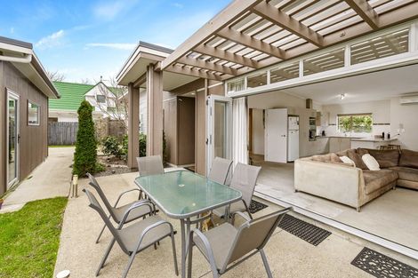 Photo of property in 44a Yeovil Road, Te Atatu Peninsula, Auckland, 0610