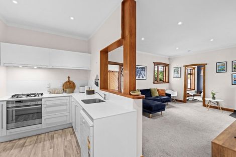 Photo of property in 211 Fifield Terrace, Opawa, Christchurch, 8023