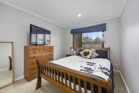 Photo of property in 144 Guildford Drive, Paraparaumu Beach, Paraparaumu, 5032