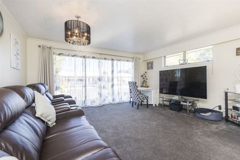 Photo of property in 1a Ruamahanga Crescent, Terrace End, Palmerston North, 4410